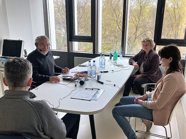 About animal experiments and alternative methods discuss (from left to right) Michael Gotthardt (MDC), Thomas Prinzler (moderator), Christa Thöne-Reineke (Einstein Center 3R) and Julia Scheinpflug (BfR).